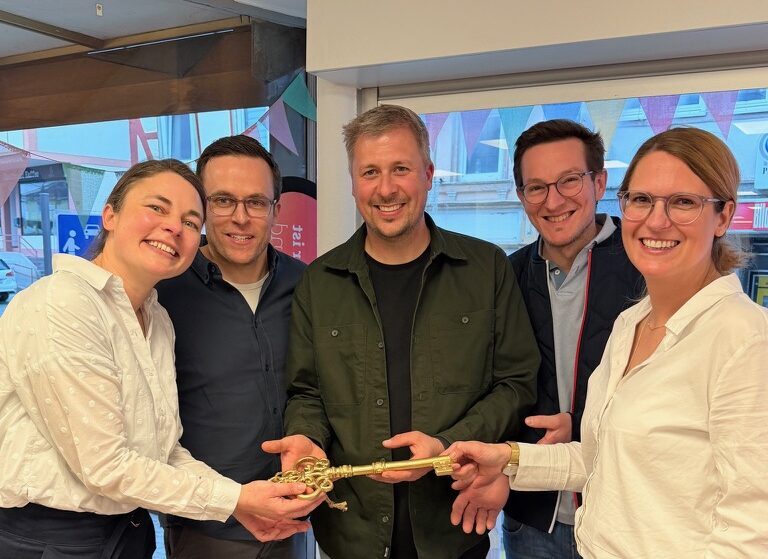 FCE1F2DE-DCC2-4655-842E-35E0579AA9F5_1_105_c